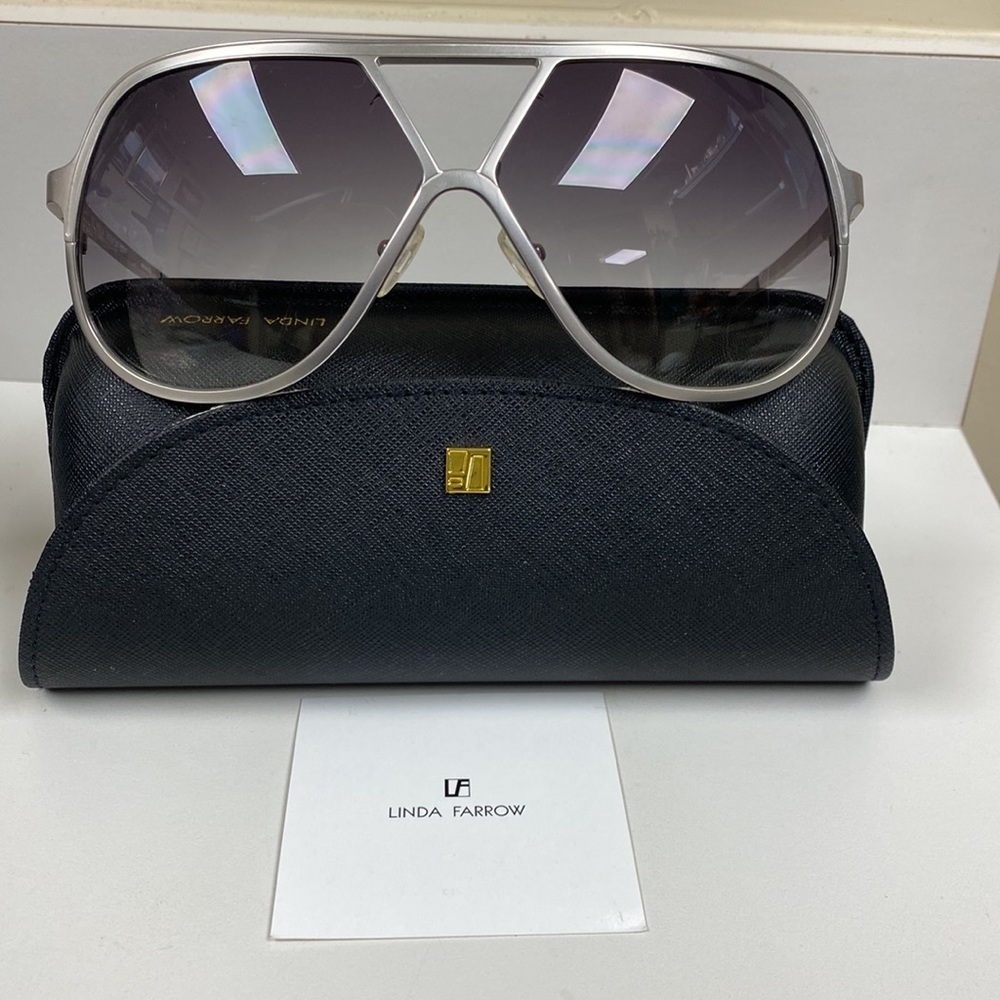 Linda Farrow Luxe Gorgeous Oversized Silver Graduated Black Lenses Aviators